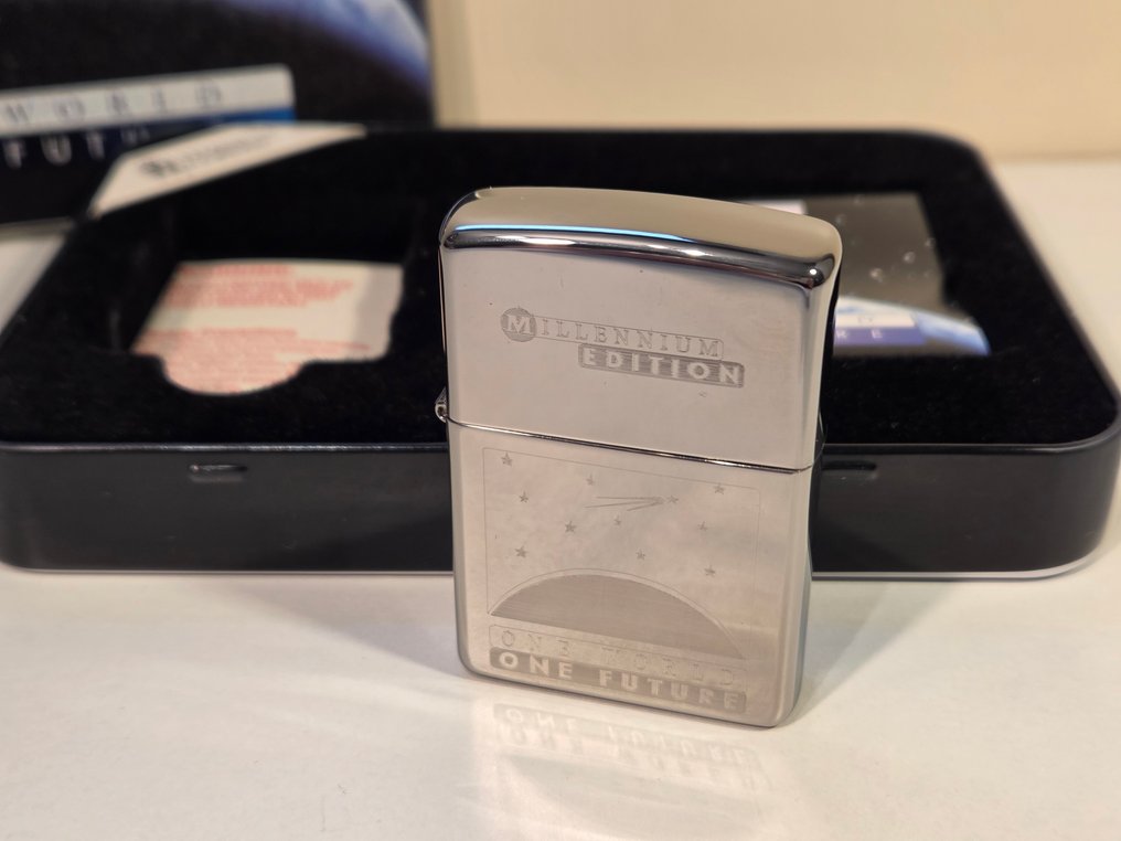 Zippo - 芝宝 - Millennium Edition Titanium Limited Edition - 打火机 - 钢材(不锈钢), 钛涂层 #2.1