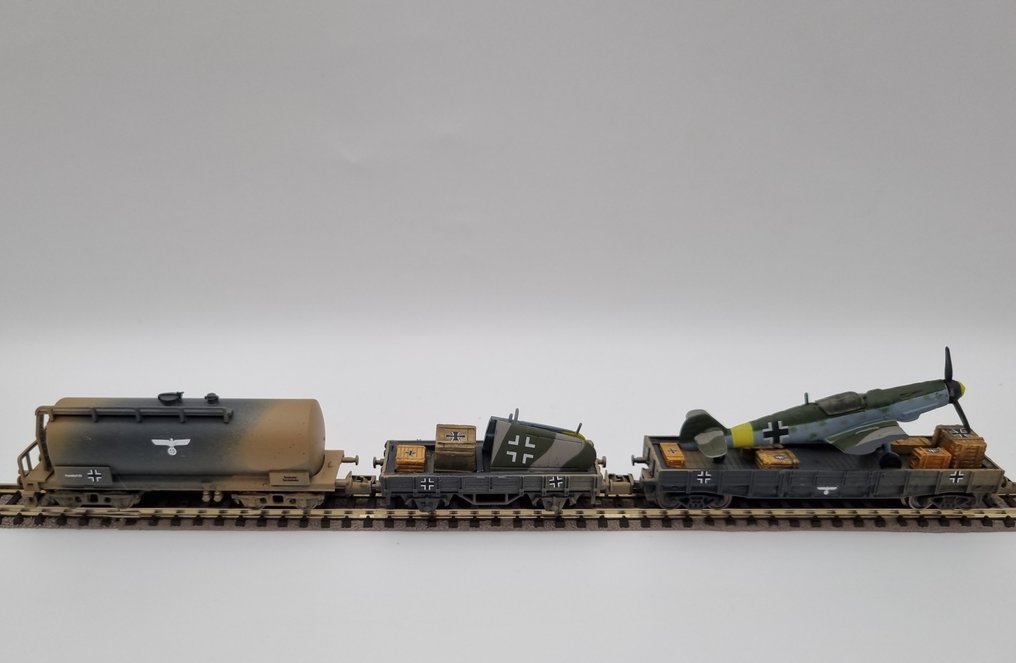 Arnold, Roco N - Model wagonu kolejowego (3) - Wehrmacht - transport lotniczy z Messerschmitt Bf 109 i węglarkami niemieckiej Wehrmachtu - w - DRG #2.1
