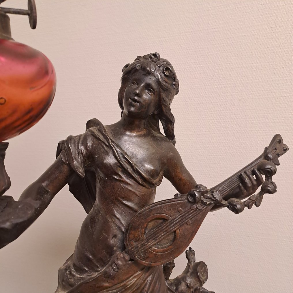 August Moreau(1834-1917) - 油灯 - 曼陀林演奏者带油灯 - 玻璃, 斯佩尔特 - 雕塑般的油灯 #4.3