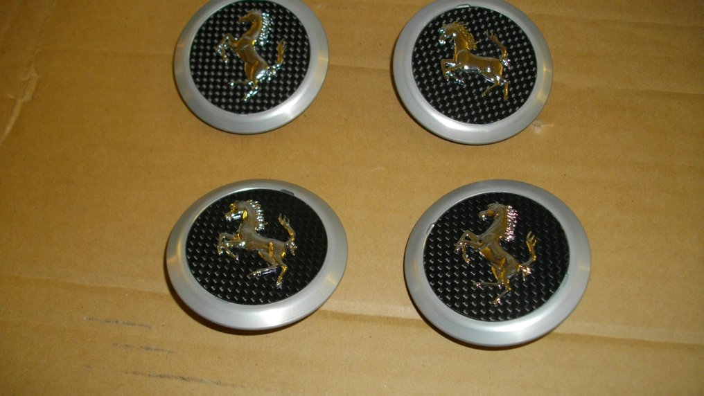Car part - Ferrari - n.4 HUBCAP wheels Coppette ruota carbonio e alluminio FERRARI LAFERRARI 306689 - After 2000 #1.0