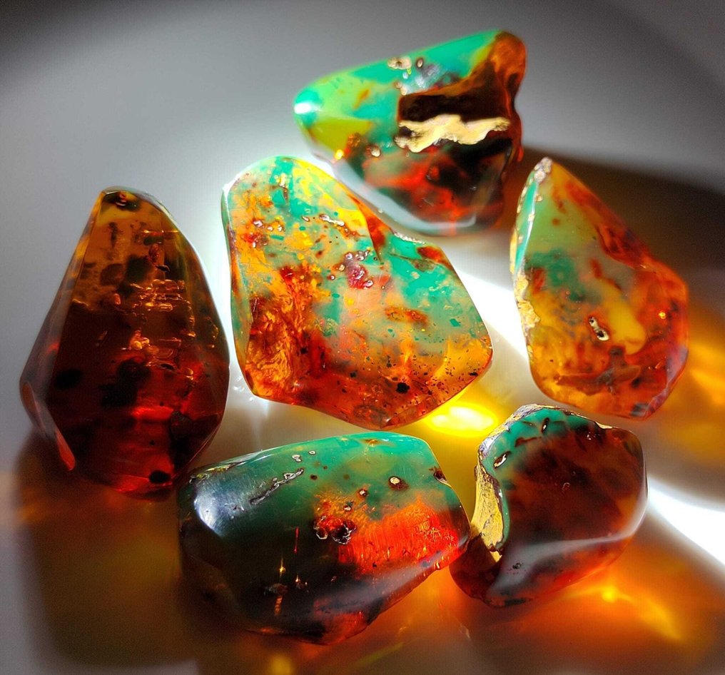 Dominican Green Amber!! AAA quality - 350 cts- 70 g #3.2