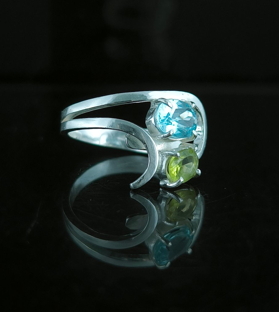 海蓝宝石 可调节戒指，海蓝宝石与橄榄石，纯银制 - 高度: 16 mm - 宽度: 18 mm- 4.94 g - (1) #2.1