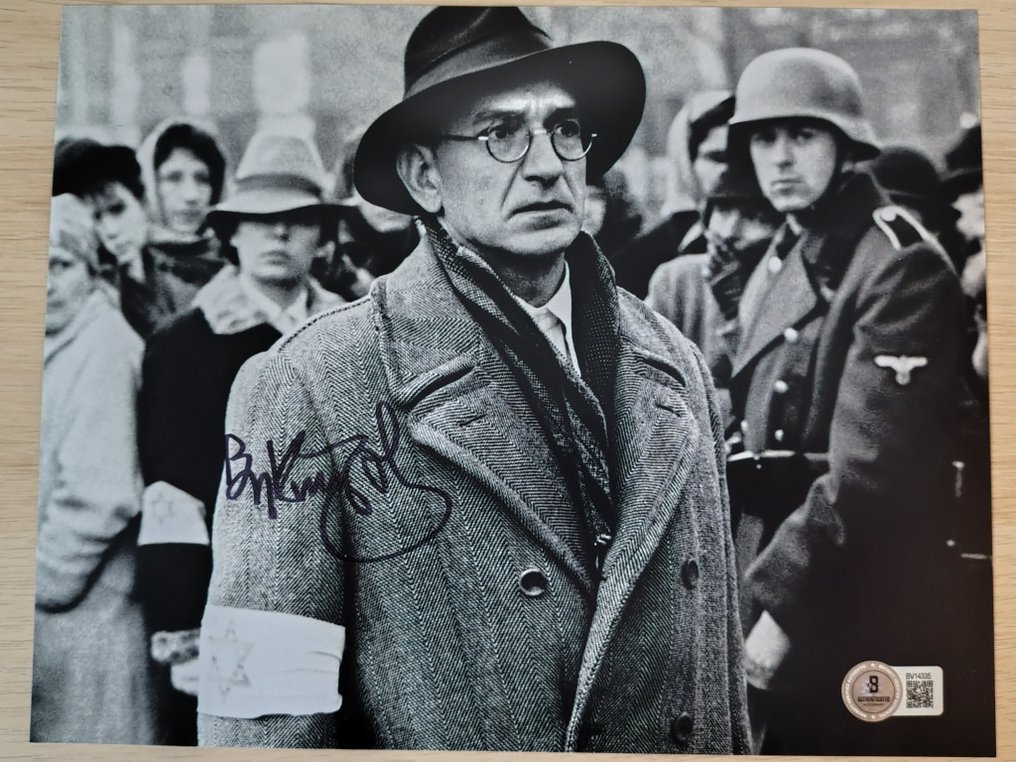 Schindler's List - Ben Kingsley (Itzhak Stern) - Autograph, Photo with Beckett COA #1.0