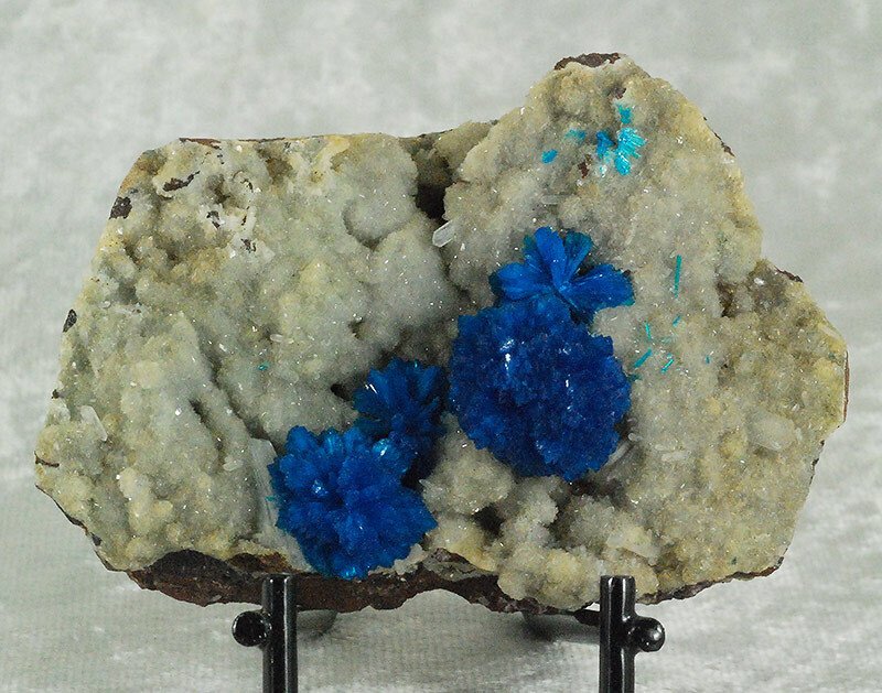 Cavansite Crystals on matrix - Height: 67 mm - Width: 47 mm- 85 g #1.0