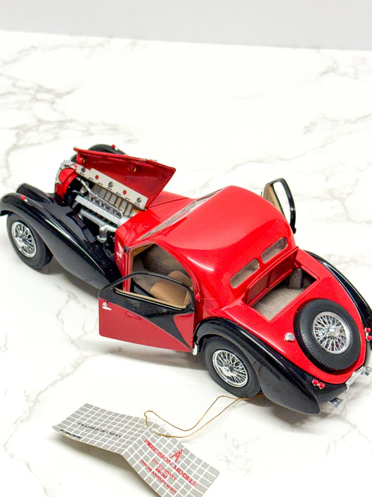 Franklin Mint 1:24 - Pienoismalliauto - 1936 BUGATTI TYPE 57 SC model car #3.2