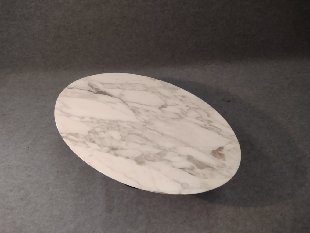 Knoll - Eero Saarinen - Table basse - Table Tulip - Marbre, Aluminium #1.0