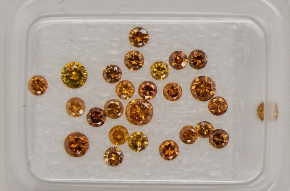 Ingen mindstepris - 26 pcs Diamant (Farvebehandlet) - 0.85 ct - Rund Blandet gul, Orange - I1, I2, I3, SI1, SI2 - Gem Report Antwerp (GRA) #1.0