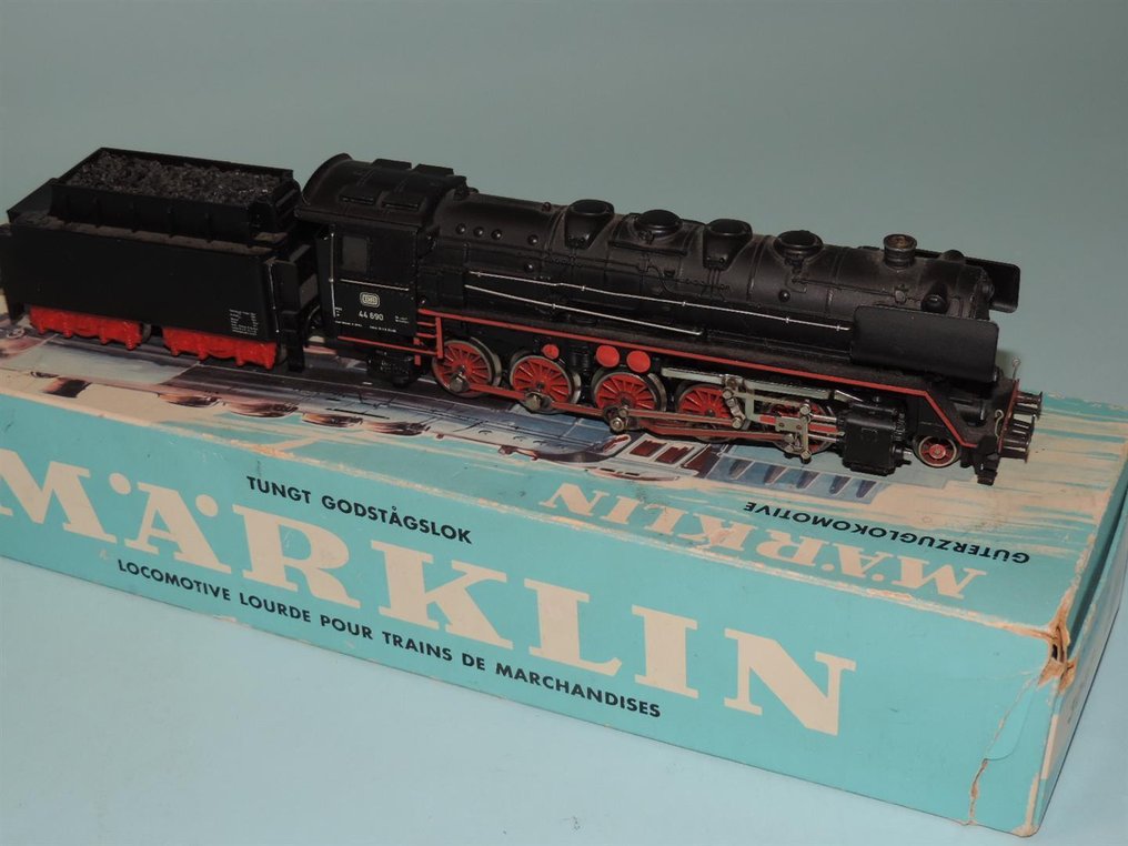 Märklin H0轨 - 3047 - 带煤水车的蒸汽机车 (1) - BR 44 - DB #1.0