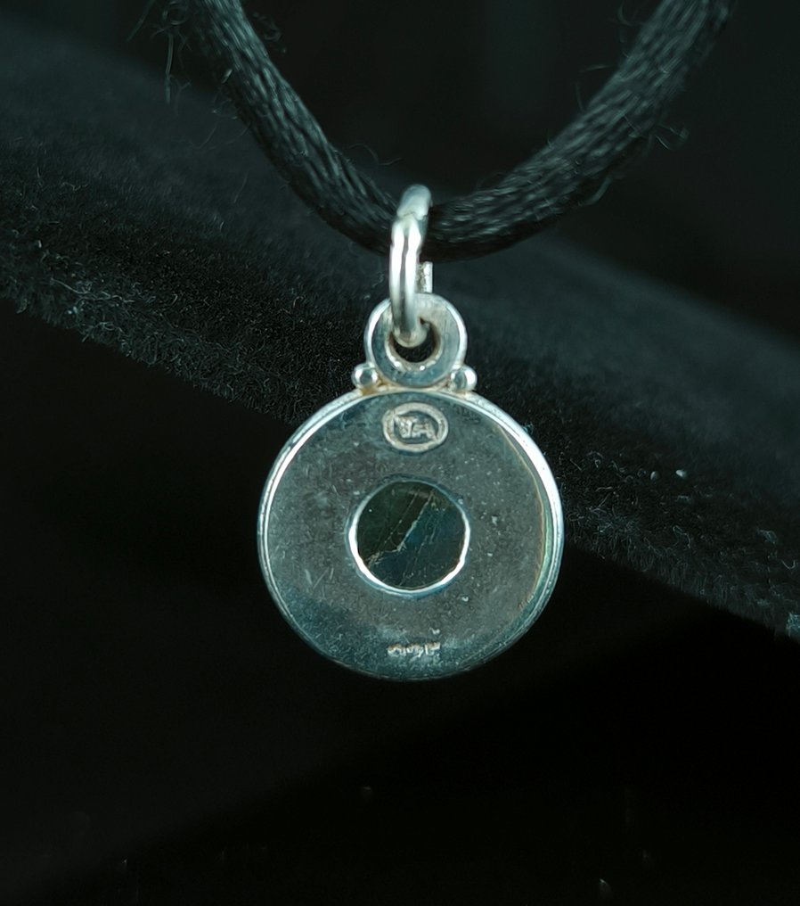 Labradorite Pendant - Height: 20 mm - Width: 13 mm- 1.75 g - (1) #2.1