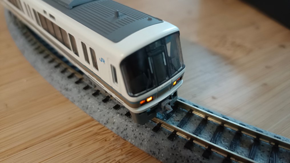 Kato N - 10-435 Series 221 - Tren a escala (1) - Basis-Set (4 piezas) - JR #3.2