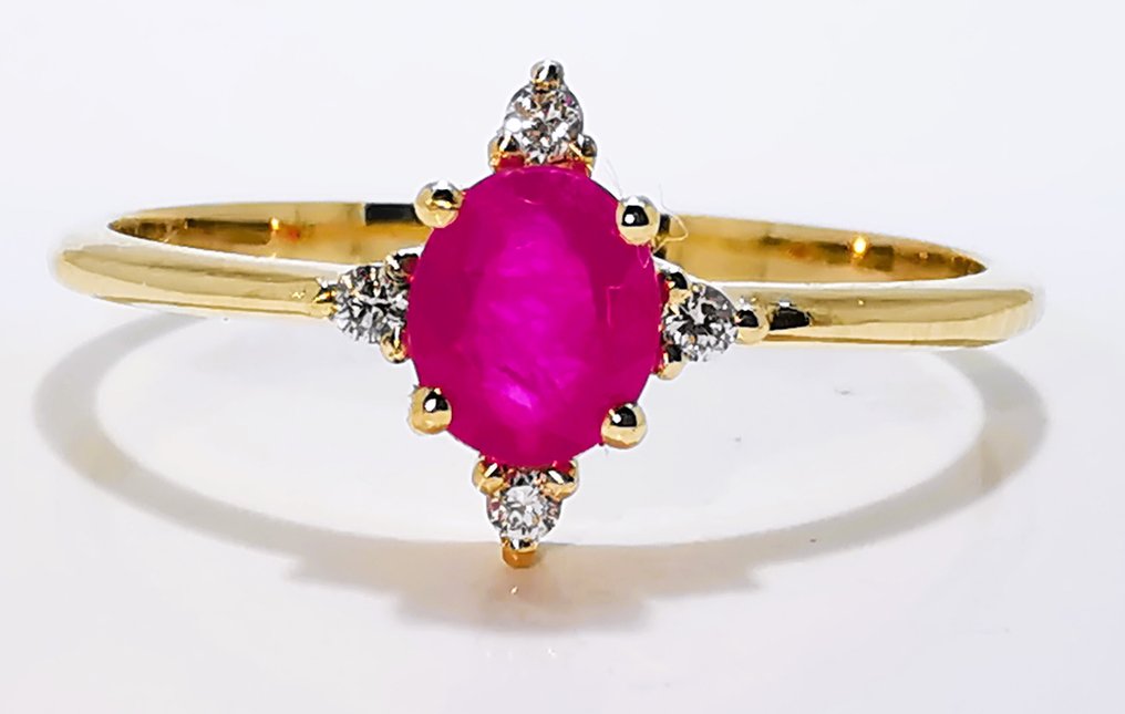 Ei pohjahintaa - Sormus - 14 kt. Keltakulta - 0.38ct. tw. Rubiini - Timantti #1.0