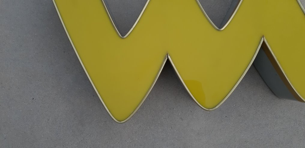 工业设备 - 比利时 - 字母M #3.2