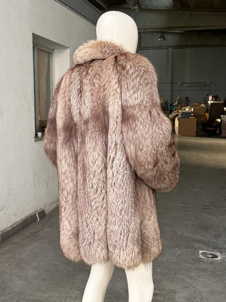Artisan Furrier - Fur coat #1.0
