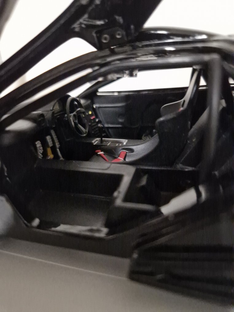 UT 1:18 - Voiture miniature - Mac laren #4.3