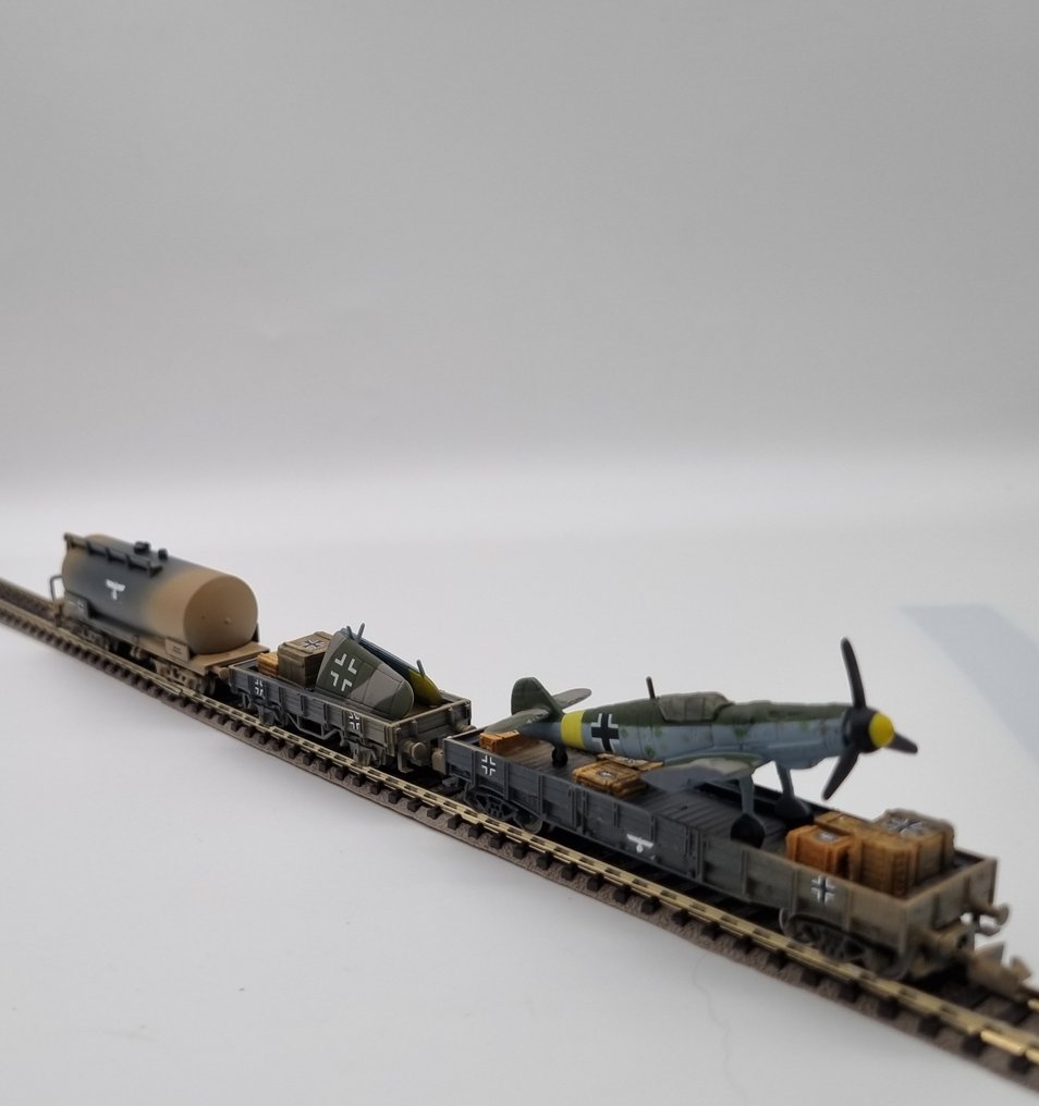 Arnold, Roco N - Model wagonu kolejowego (3) - Wehrmacht - transport lotniczy z Messerschmitt Bf 109 i węglarkami niemieckiej Wehrmachtu - w - DRG #1.0