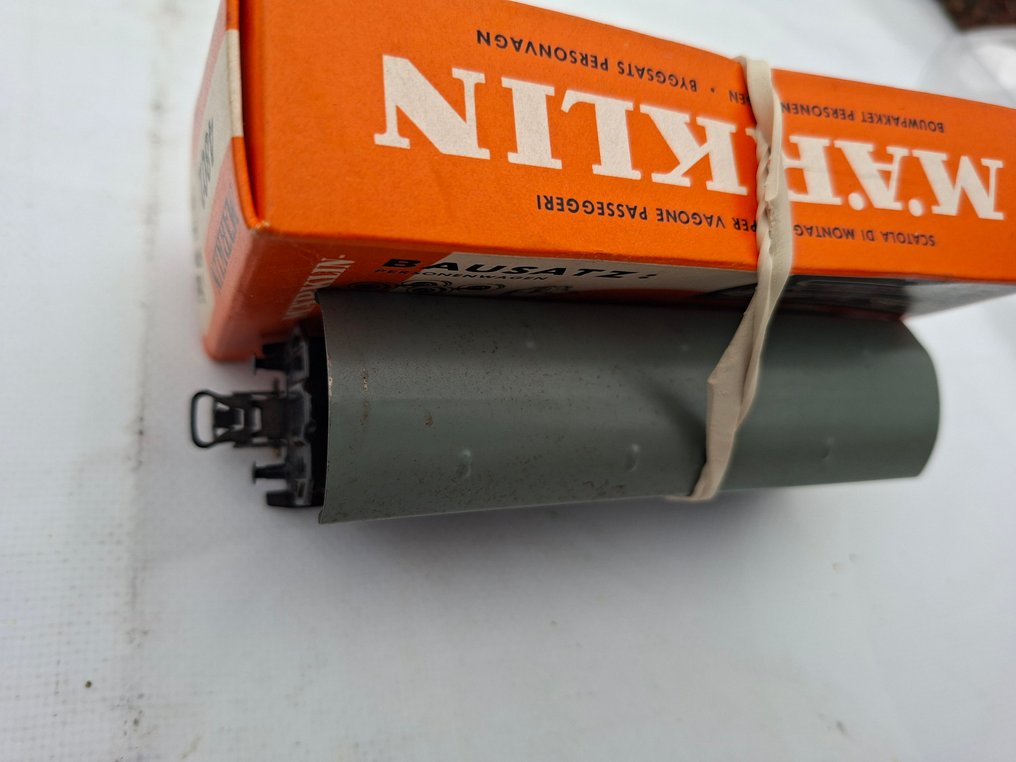 Märklin H0 - 4902 - Unitate tren (26) - Condiție este rezonabilă până la bună, locul este unul vechi din anii '60, câteva vagoane de - DB #4.3