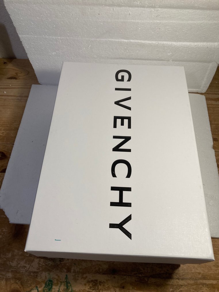 Givenchy - Baskets basses - Taille : EU 43 #3.2