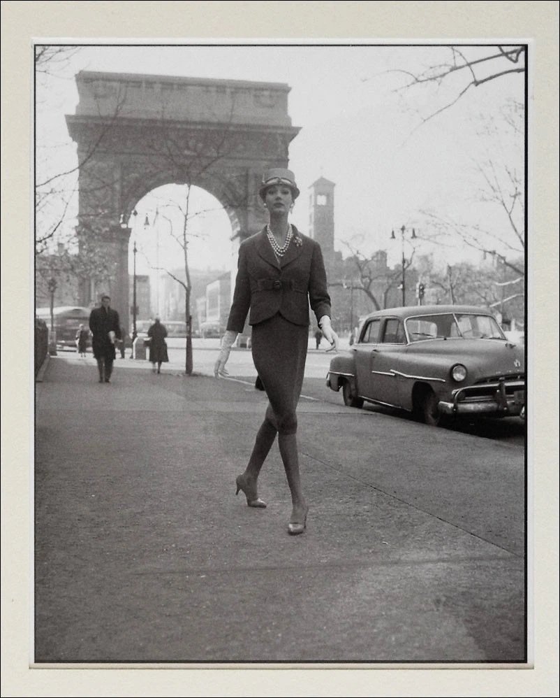 William Helburn - Simone D'Aillencourt & The Washington Arch, New York in the Mid Fifites #1.0