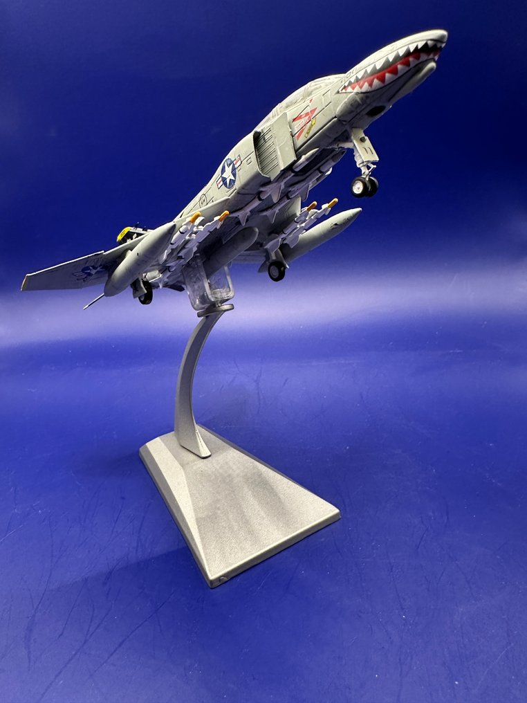 1:100 - Model plane - McDonnell Douglas F-4C Phantom II N1 - USA Marine livery USS Roosevelt #1.0