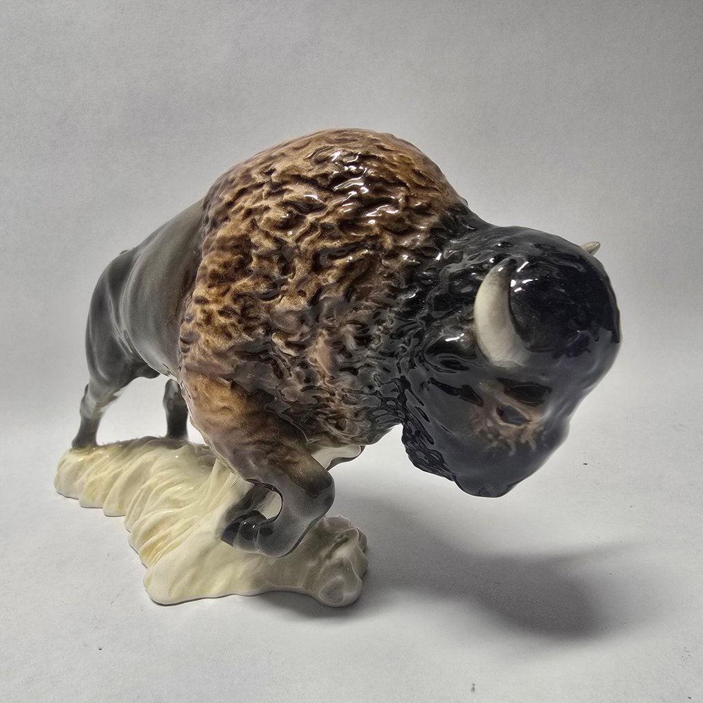 Goebel - Figuriini - #CW58 - Buffalo Bison - TMK5 - Posliini #4.3