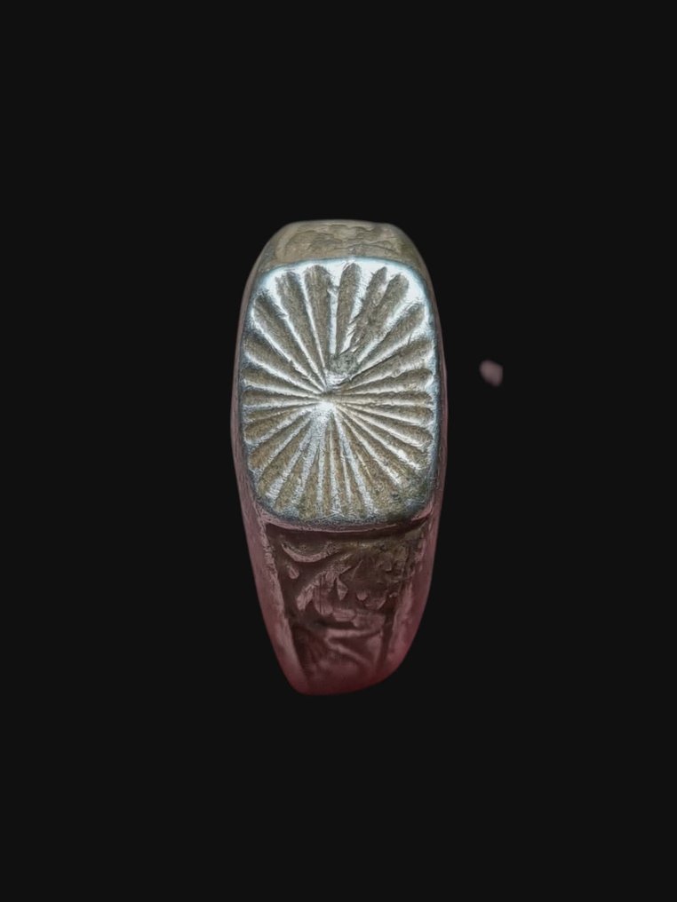 Post-medieval Silver, Interesting Solar Seal Ring (No reserve price) #1.0
