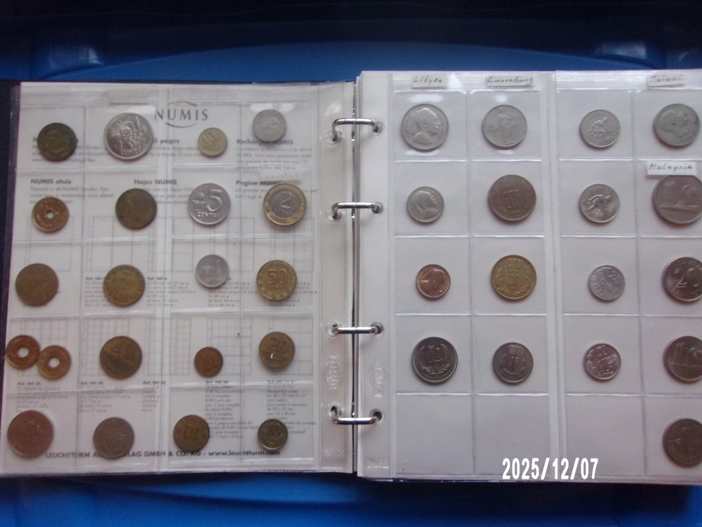 World. 3 Münzalben mit ca.500 Münzen  (No reserve price) #1.0