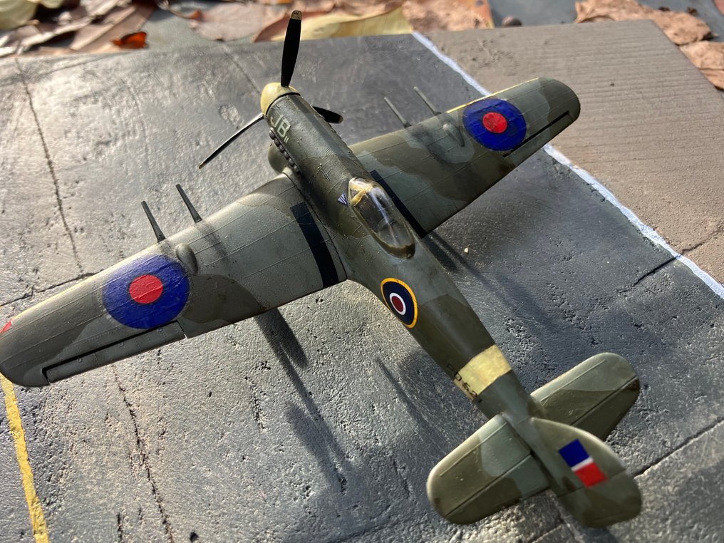 Airfix, AMT 1:72 - Model military vehicle (2) - Hawker Typhoon IB (modellino) e Lockheed F-117 (modellino) #1.0