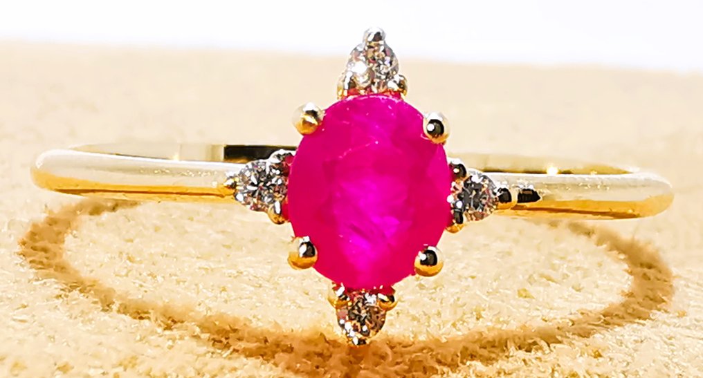 Ei pohjahintaa - Sormus - 14 kt. Keltakulta - 0.38ct. tw. Rubiini - Timantti #2.1