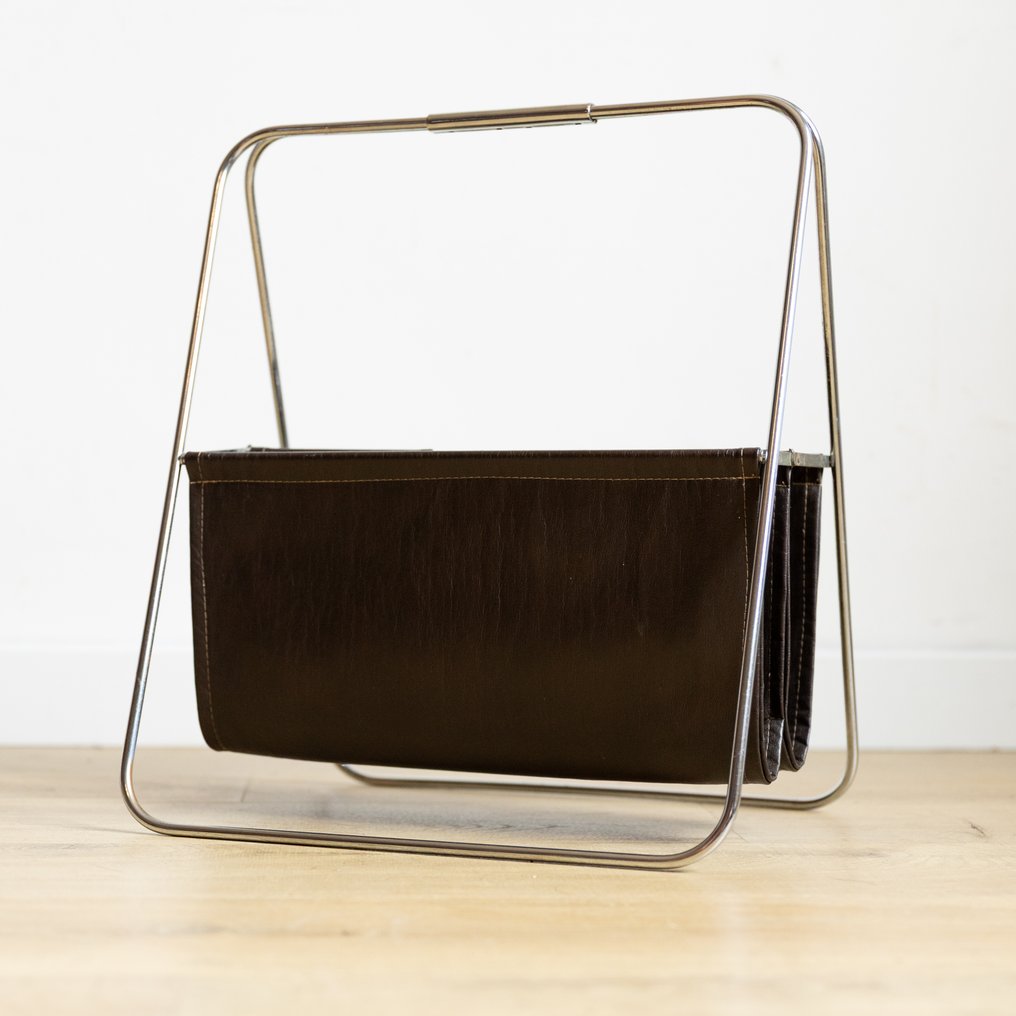 Tidningsställ - Förkromad, Läder - Design krantenrek #3.2