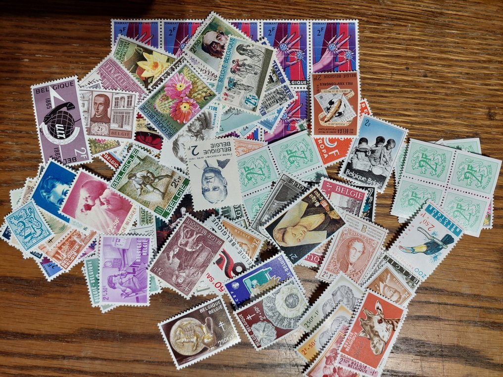 Belgio - Lotto di oltre 3300 francobolli validi, in blocchi, sezioni di fogli e francobolli sciolti. #1.0