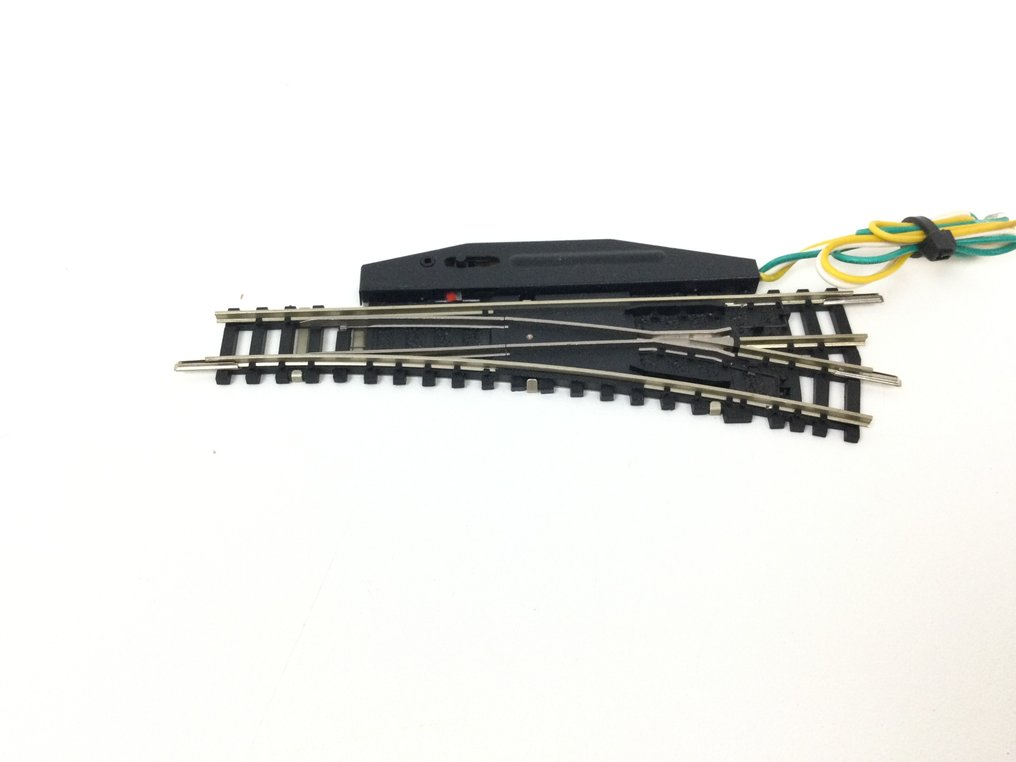 Minitrix N - 4960/64/65/34/35 - Binari di modellini di treni (12) - Sei scambi elettrici (4x dritti e 2x scambio incrociato) #1.0