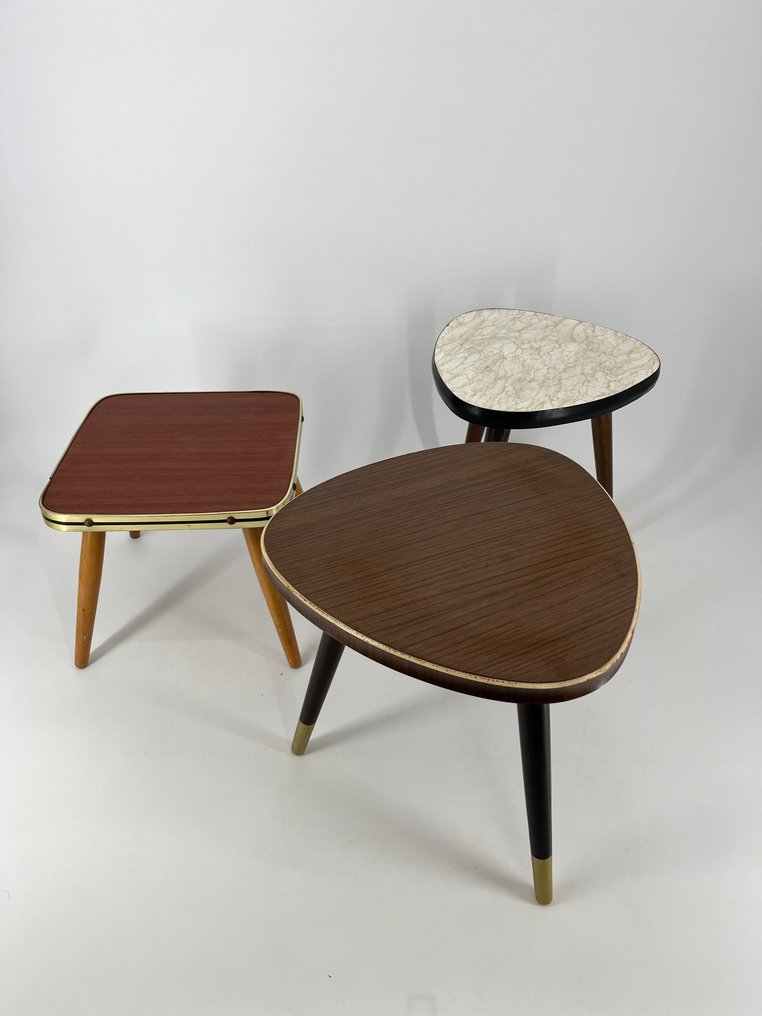 Βοηθητικό τραπεζάκι - Ξύλο, Μέταλλο, λαμινάτο - Τρία καλάθια λουλουδιών, τραπεζάκια. #3.2