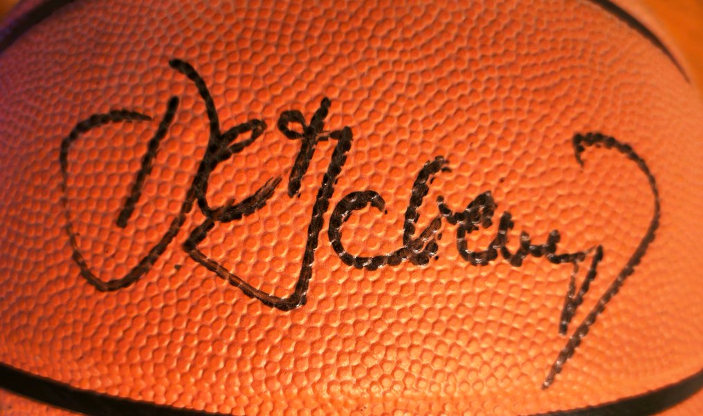 NBA - Detlef Schrempf - Basketball - ball #3.2