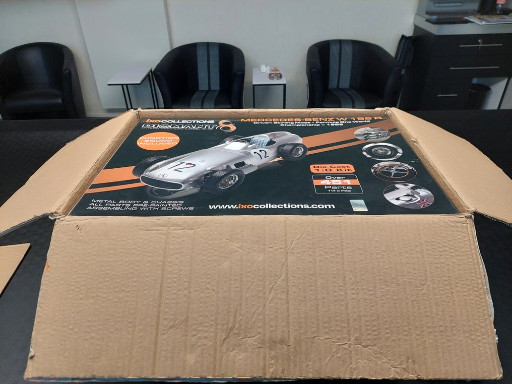 ixoCOLLECTIONS 1:8 - Model kit - Mercedes-Benz W 196 R Stirling Moss #2.1