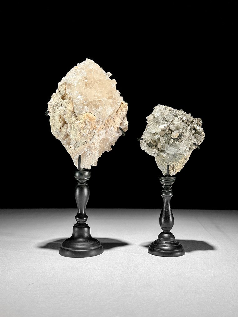 Ei lähtöhintaa - Upea kvartsi- ja pyriittipari Kristallikimppu räätälöidyillä jalustoilla- 2500 g - (2) #1.0