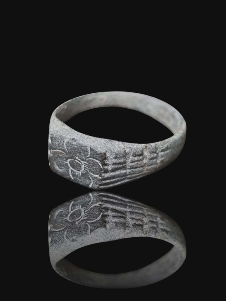 Medieval, Era dos Cruzados Bronze Flower Seal Anel (Sem preço de reserva) #1.0