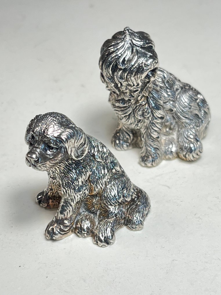 Fratelli Magrino - Szobor, Coppia di cani, Bobtail e San Bernardo- Firenze anni '80 - 5 cm - Argento 925 laminált #1.0