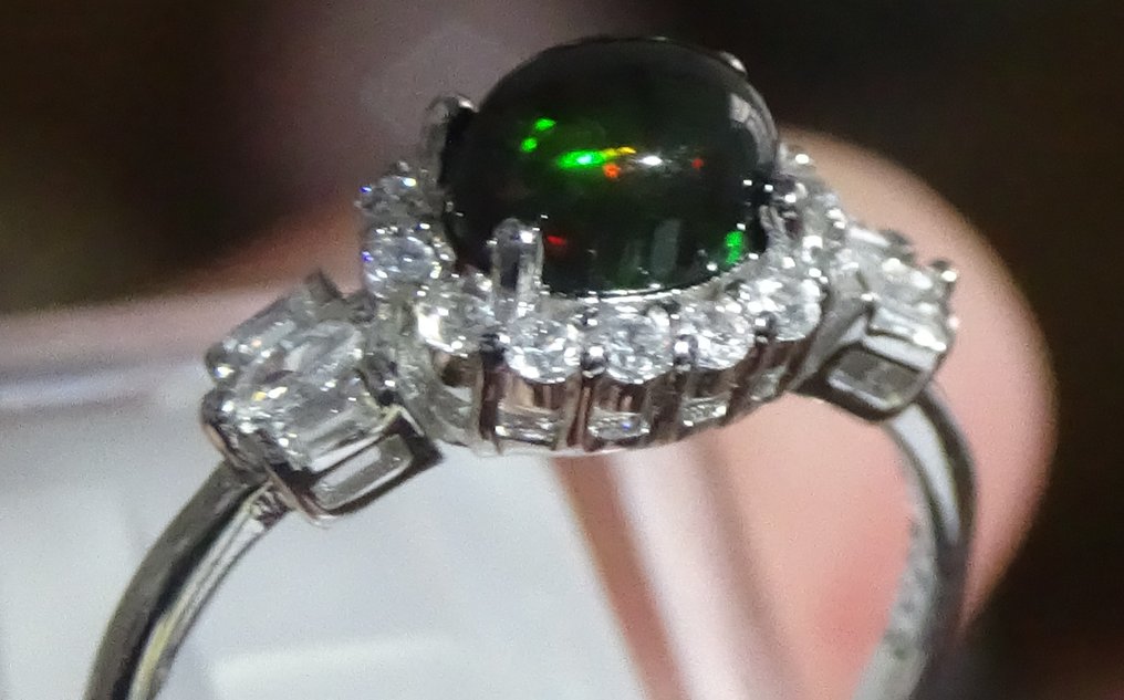 Opal Ring - Height: 26 mm - Width: 20 mm- 2.6 g - (1) #3.2