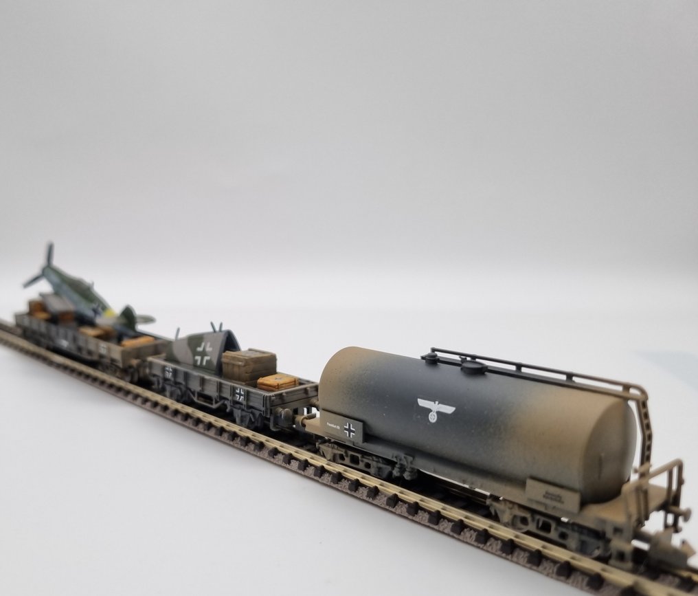 Arnold, Roco N - Model wagonu kolejowego (3) - Wehrmacht - transport lotniczy z Messerschmitt Bf 109 i węglarkami niemieckiej Wehrmachtu - w - DRG #4.3