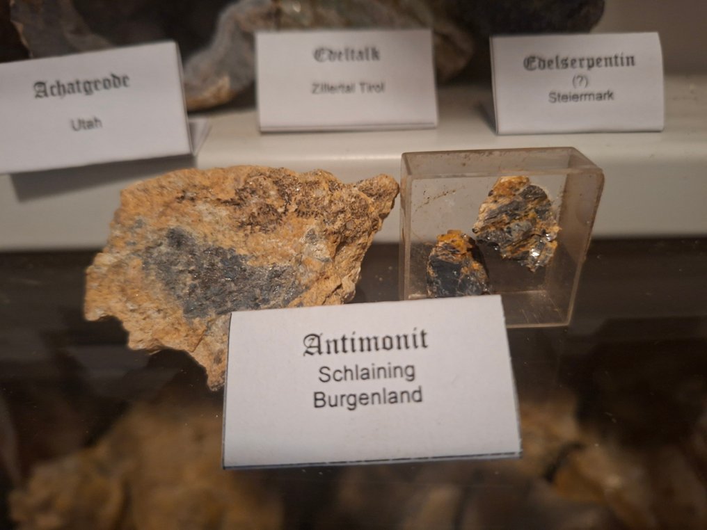 Συλλογή ορυκτών περίπου 30 τεμάχια.- 2000 g #3.2