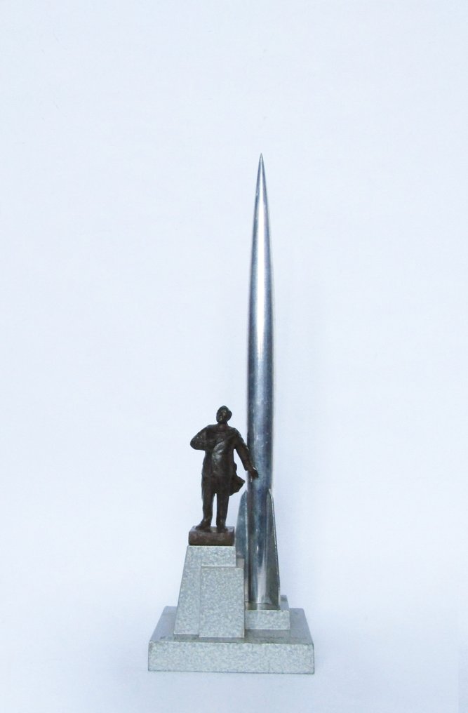 Composizione desktop vintage di Konstantin Tsiolkovsky - URSS, successi spaziali sovietici. - 1950-1960 #3.2