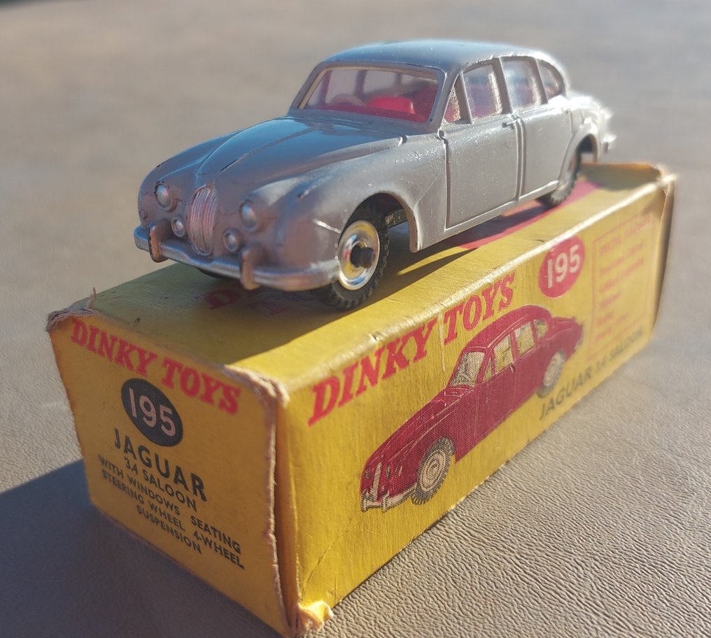 Dinky Toys 1:43 - Model car - Dinky Toys 195 Jaguar 3.4 Saloon, Boxed #1.0