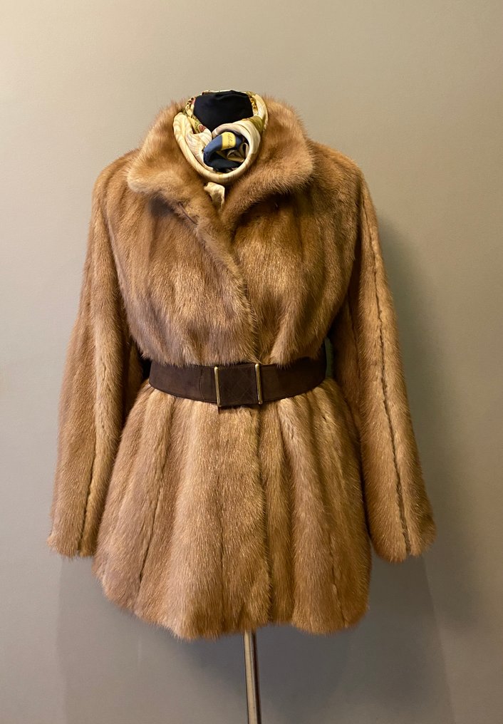 Artisan Furrier - Fur coat #1.0