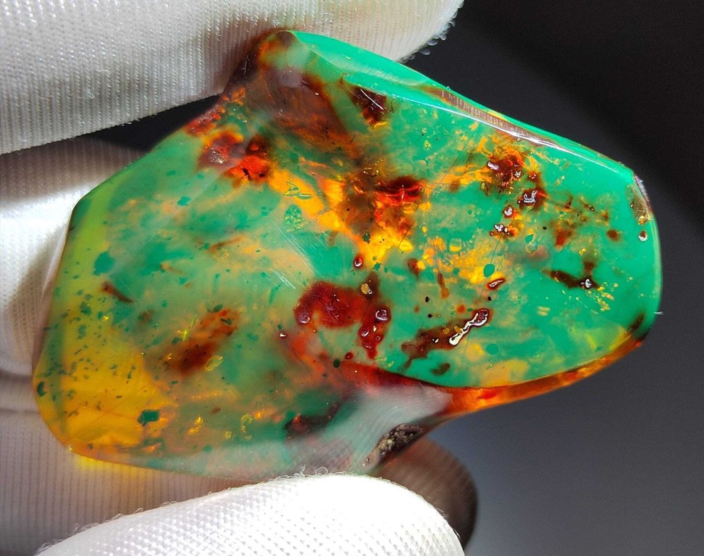 Dominican Green Amber!! AAA quality - 350 cts- 70 g #2.1