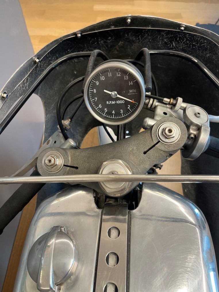 Honda - RC 181 - Mike Hailwood Replica #2.1