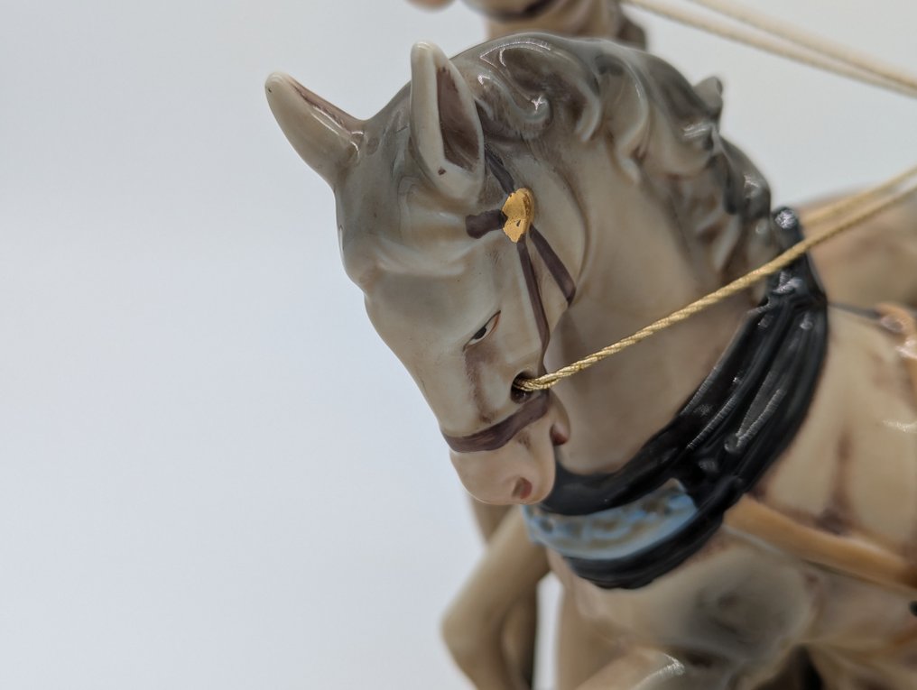 Carl Scheidig, Gräfenthal - Figure - „Kutschfahrt mit Paar und Kutscher“ - Porcelain #3.2