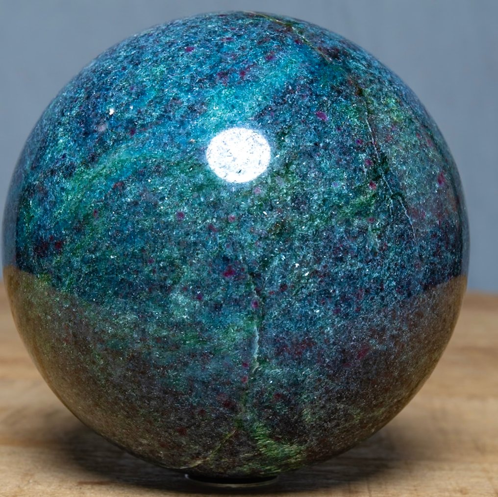 Rubin a Kyanite minőségi gömbben Kristály - Magasság: 10.3 cm - Szélesség: 10.3 cm- 1955 g #4.3