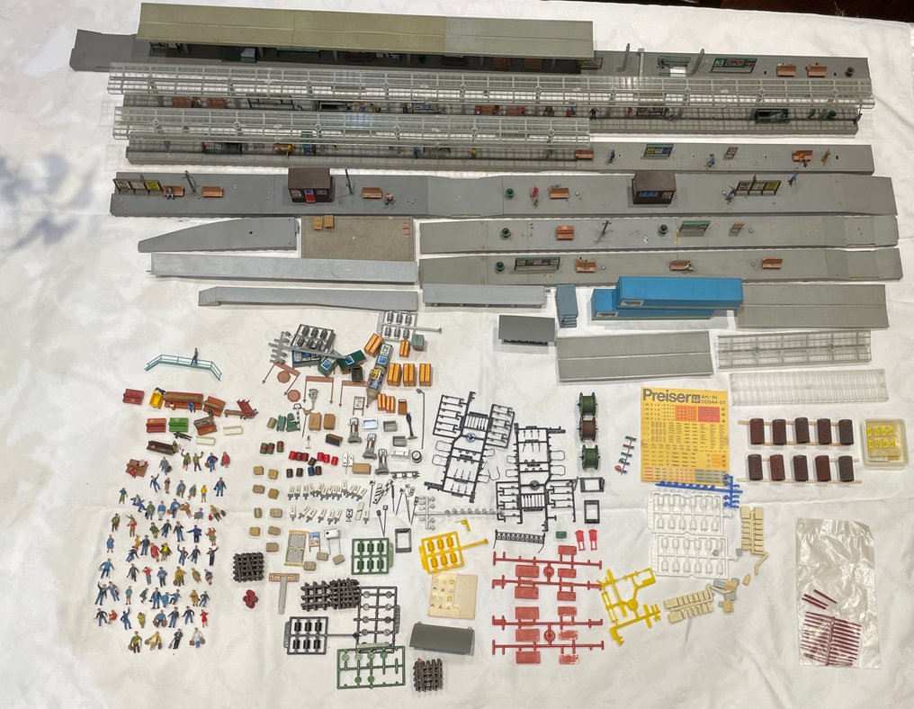 Faller, Kibri, Preiser, Vollmer H0 - Model train scenery (95) #1.0