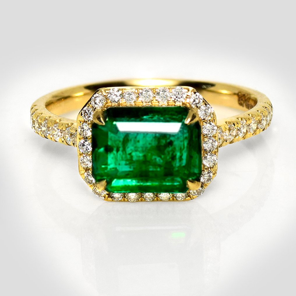 Nincs minimálár - Gyűrű - 14 kt. Sárga arany, IGI 1,89 ct ZAMBIA Intenzív Zöld - 2.28ct. tw. Smaragd - Gyémánt #1.0
