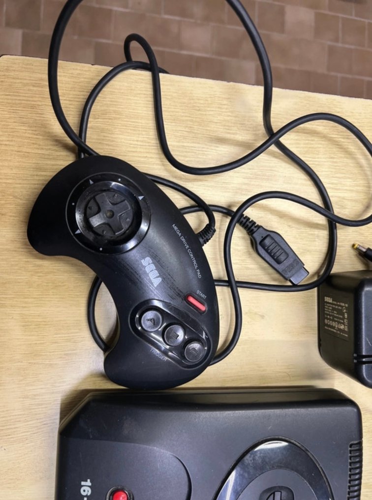 Sega - Mega Drive II - Video game console #1.0